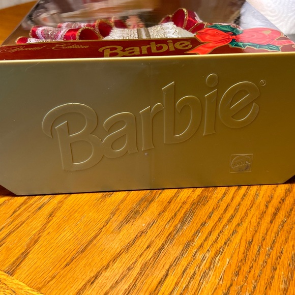 RARE VINTAGE 1997 SPECIAL EDITION HAPPY HOLIDAYS BARBIE - NRFB - Picture 8 of 8